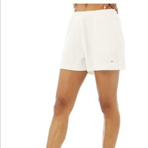 NWOT Alo Muse Short Ivory